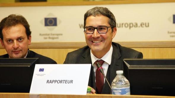 "Rapporteur"(Berichterstatter) Arno Kompatscher mit dem Professor der Freien Universität Bozen, Matteo Scampicchio (l.).